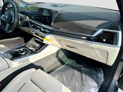 2026 BMW X5 — photo 24 view