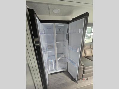 2025 Keystone Cougar — photo 7 view