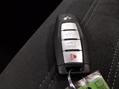 2024 Mitsubishi Outlander — photo 15 view