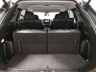 2024 Mitsubishi Outlander — photo 11 view
