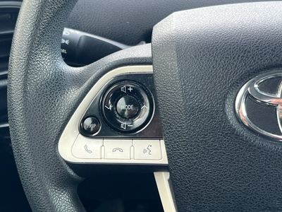 2017 Toyota Prius - Photo 25