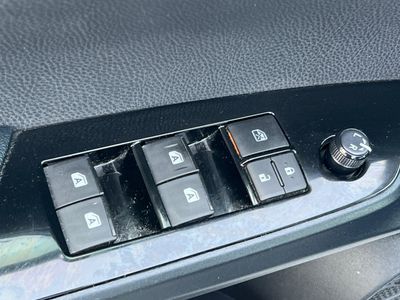 2017 Toyota Prius - Photo 13