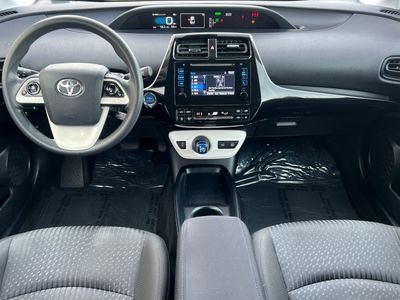2017 Toyota Prius - Photo 3
