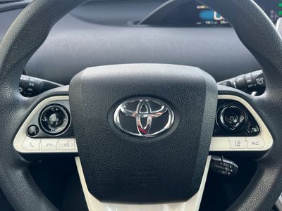 2017 Toyota Prius - Photo 24