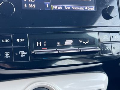 2017 Toyota Prius - Photo 21