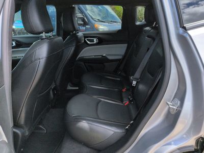 2023 Jeep Compass — photo 14 view