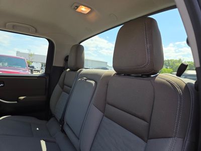 2022 Nissan Frontier — photo 16 view