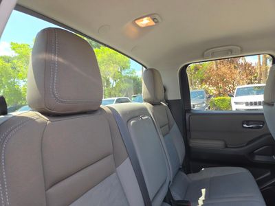2022 Nissan Frontier — photo 14 view
