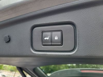 2023 Nissan Pathfinder — photo 9 view