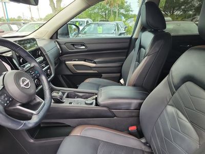 2023 Nissan Pathfinder — photo 13 view