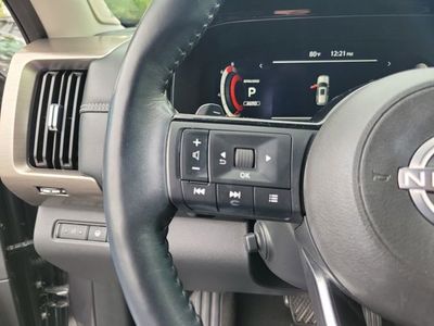 2023 Nissan Pathfinder — photo 16 view