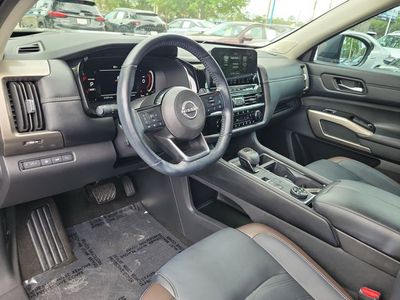 2023 Nissan Pathfinder — photo 12 view