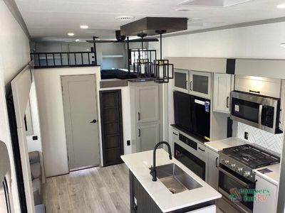 2025 Keystone RV Montana High Country - Photo 4