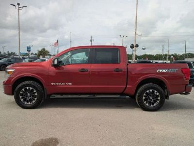 2018 Nissan Titan - Photo 2
