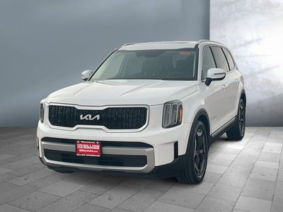 2023 Kia Telluride — front three-quarter view