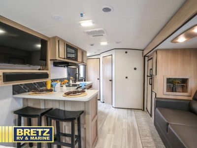 2023 Cruiser Radiance Ultra Lite - Photo 11