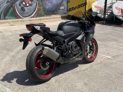 2026 Suzuki GSX-R600 - Photo 8