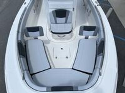 2025 Robalo 230 CC - Photo 20