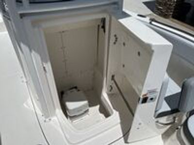 2025 Robalo 230 CC - Photo 17