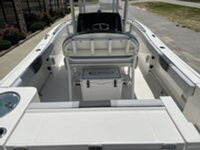 2025 Robalo 230 CC - Photo 10