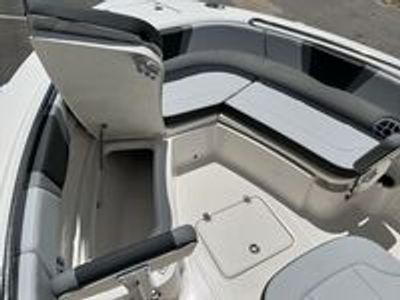 2025 Robalo 230 CC - Photo 13