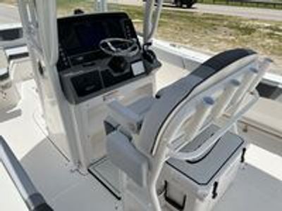 2025 Robalo 230 CC - Photo 11