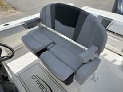 2025 Robalo 230 CC - Photo 15