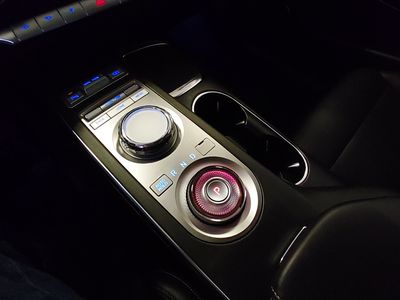 2025 Genesis GV70 - Photo 21