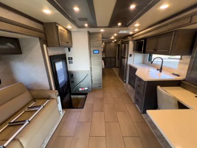 2023 Tiffin ALLEGRO BAY - Photo 6