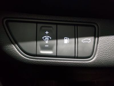 2025 Genesis G70 - Photo 20