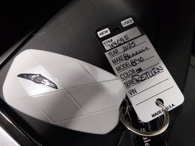 2025 Genesis G70 - Photo 15