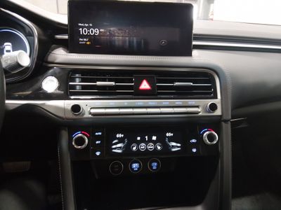 2025 Genesis G70 - Photo 19