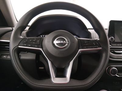 2024 Nissan Altima — photo 12 view