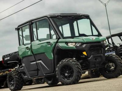 2026 Can-Am® Defender MAX DPS CAB HD10 — front three-quarter view