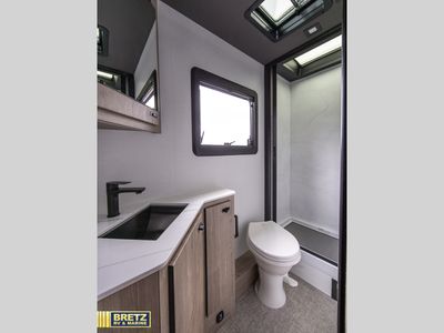 2026 Grand Design Lineage Series M - Photo 15