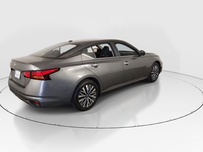 2025 Nissan Altima — photo 7 view
