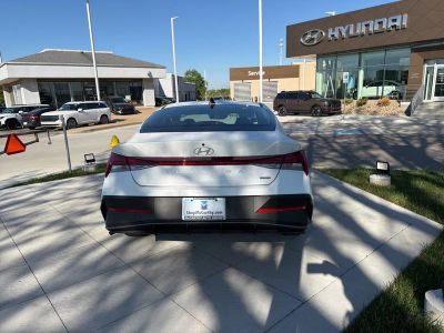 2026 Hyundai Elantra Hybrid - Photo 4