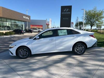 2026 Hyundai Elantra Hybrid - Photo 2