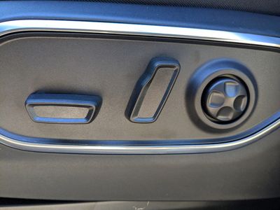 2026 Jeep Grand Wagoneer - Photo 22
