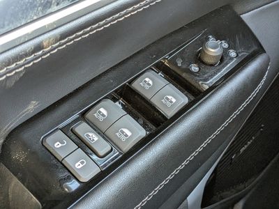 2026 Jeep Grand Wagoneer - Photo 27
