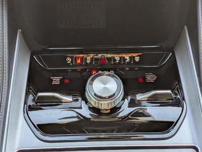 2026 Jeep Grand Wagoneer - Photo 21