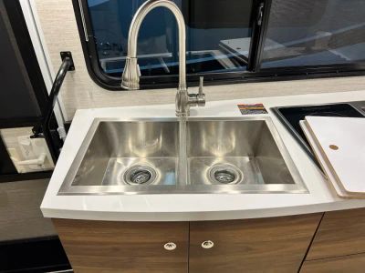 2024 Winnebago M-24V - Photo 8