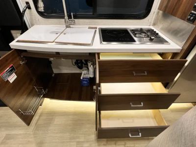 2024 Winnebago M-24V - Photo 10