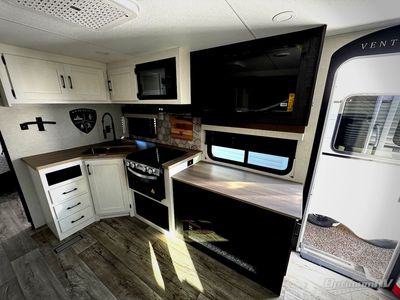 2026 Venture RV Sienna — detail view
