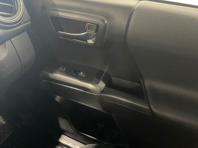 2020 Toyota Tacoma - Photo 21