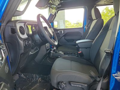 2026 Jeep Wrangler — photo 17 view