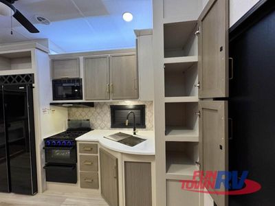 2025 Forest River RV Salem Hemisphere — photo 45 view