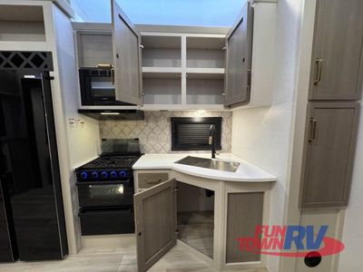 2025 Forest River RV Salem Hemisphere — photo 43 view