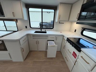 2026 Grand Design Transcend - Photo 11