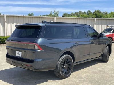 2025 Lincoln Navigator - Photo 3
